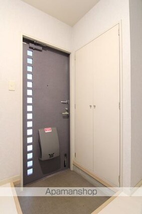 ディアス青野Ａ棟[2LDK/56m2]の玄関