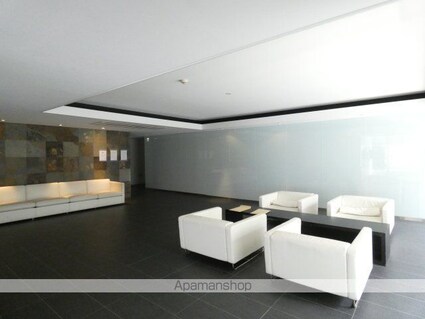 Ｇｒａｃｅ　Ｃｏｕｒｔ　Ｍｅｇｕｒｏ[1K/27.44m2]のロビー