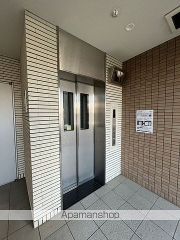 シュワーブ三国ヶ丘の玄関写真