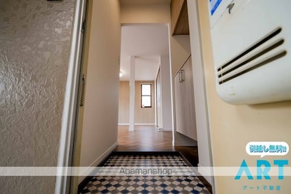 ファミール三好　Ｂ棟[1LDK/52.32m2]の玄関