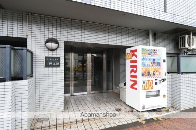 リバティヒルズ中野江原の玄関写真