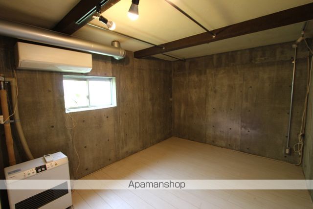 札幌市西区 2階建 築39年の内装写真