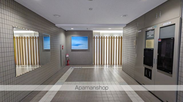 リバーシティ中里の玄関写真