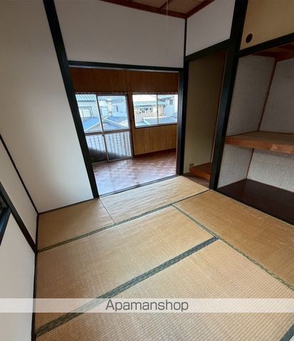 中津市 2階建 築55年の内装写真