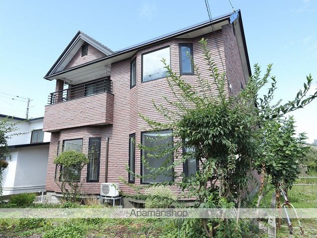 新中野町2丁目6-6借家の外観写真
