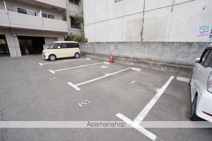 カローラ東雲[1R/27.8m2]の駐車場