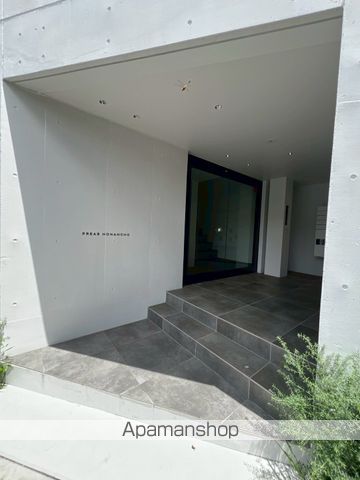 PREAS HONANCHOの玄関写真