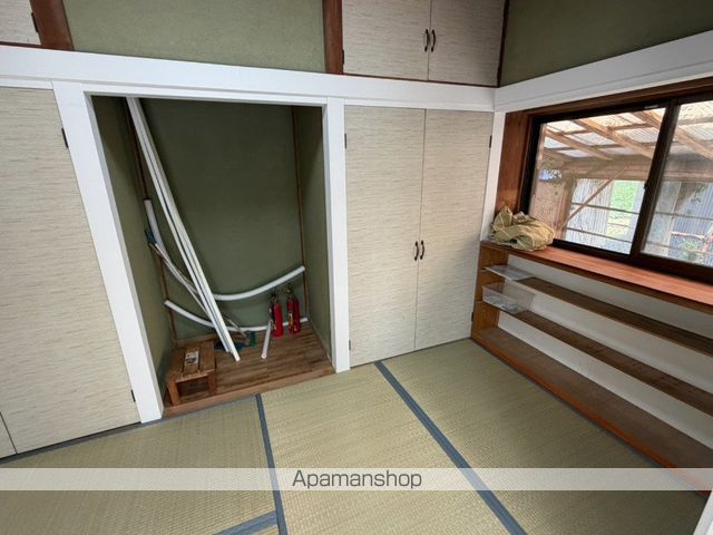角折戸建の内装写真