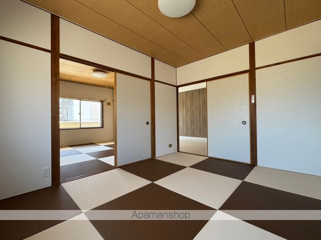 レトゥールビヨン山の田IIの内装写真