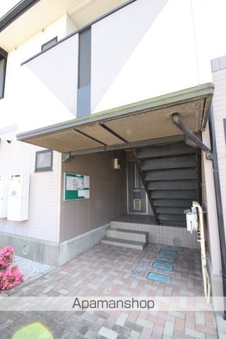 ツインパティオA棟の玄関写真