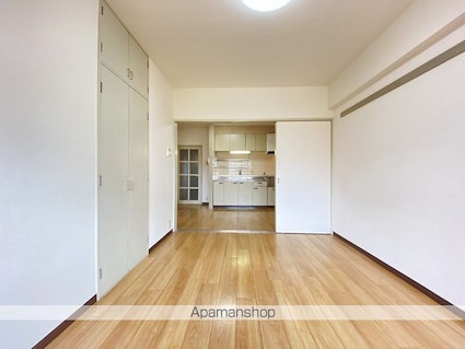 パークハイツ東口[4DK/66.48m2]のリビング・居間