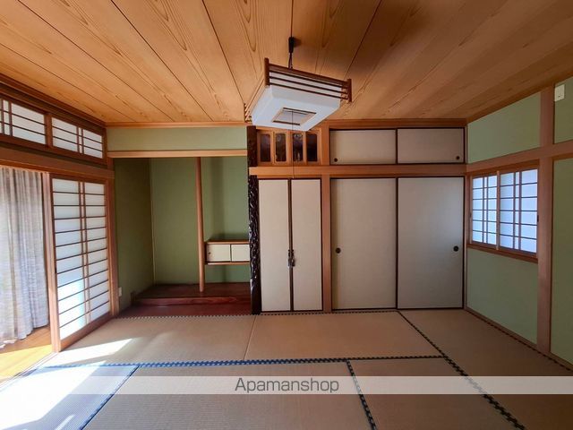 予讃線 新居浜駅 徒歩70分 2階建 築31年の内装写真