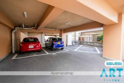 サザンコートⅢ[2DK/41.85m2]の駐車場1