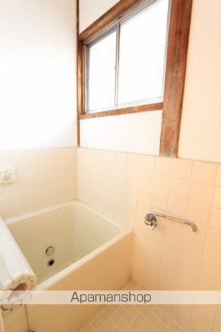 高島町188借家西の内装写真