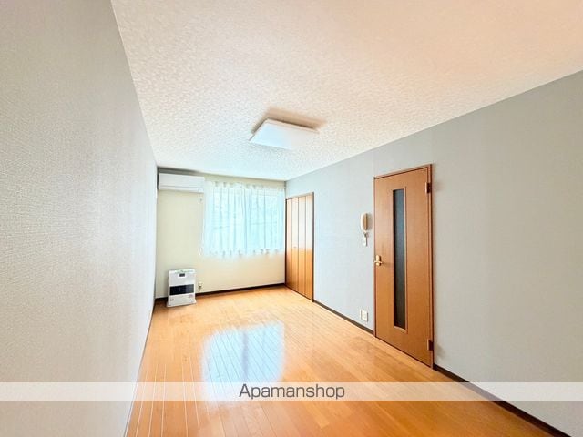 SHAPANIの内装写真