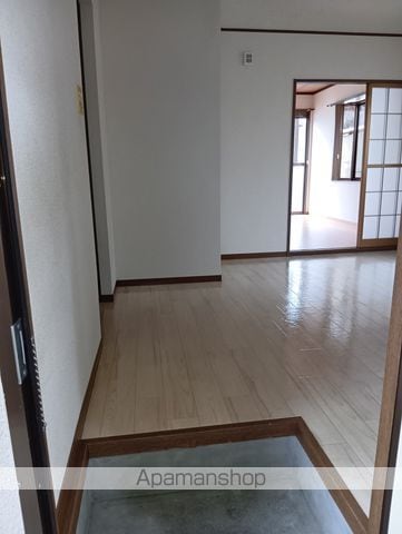 ファミーユ荒巻の内装写真