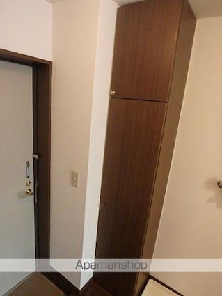 プレミール国立[1K/20.88m2]の玄関