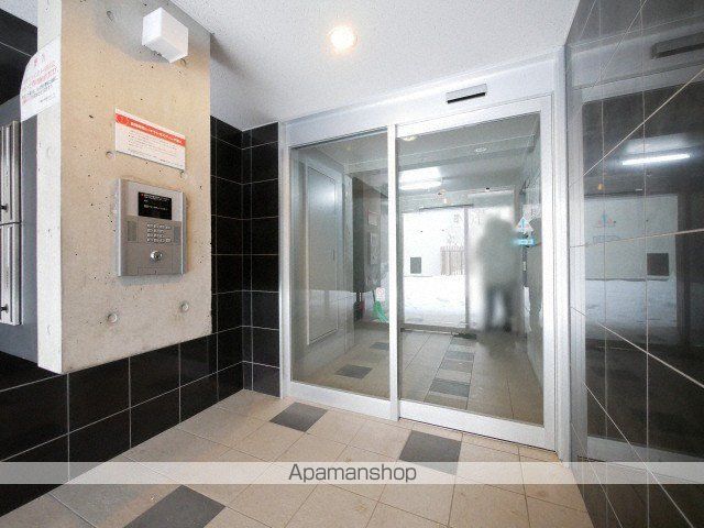 ルーエ北円山の玄関写真