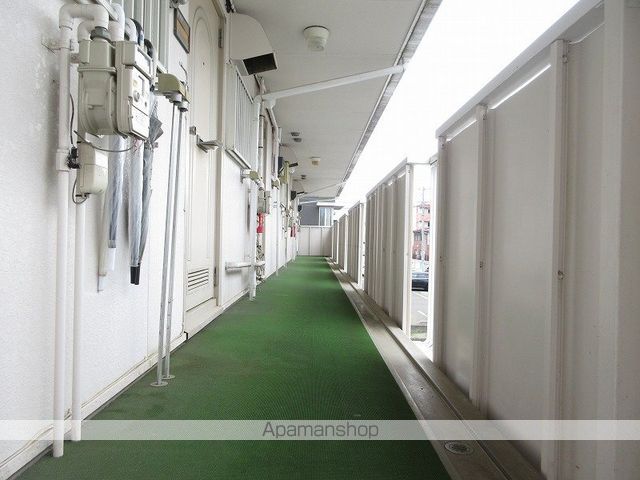 ドミ馬場小路Bの玄関写真