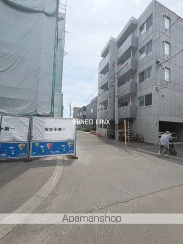 CASA AT新道東の玄関写真