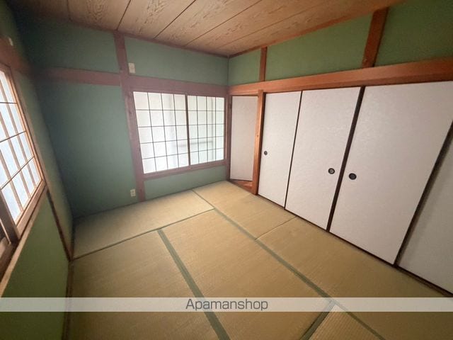 八幡市 2階建 築45年の内装写真