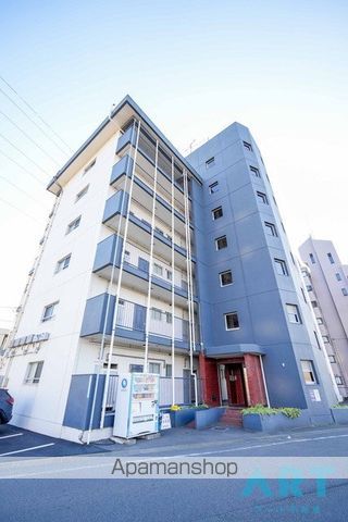 西岡プラザの外観写真