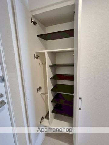 ALIVIS放出の内装写真