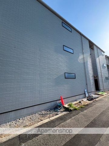 諏訪1丁目共同住宅の外観写真