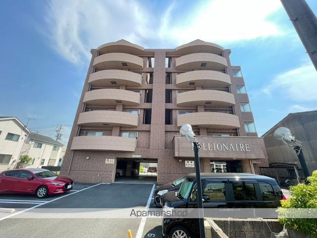 MILLIONAIREの外観写真