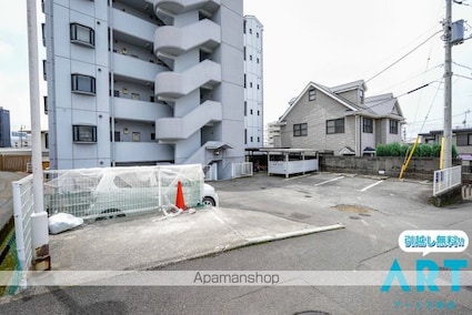 第６ゴトービル[1DK/23m2]の駐車場2