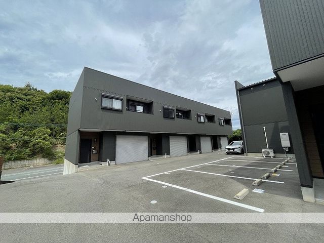 ラグナ・セカGarage02の外観写真