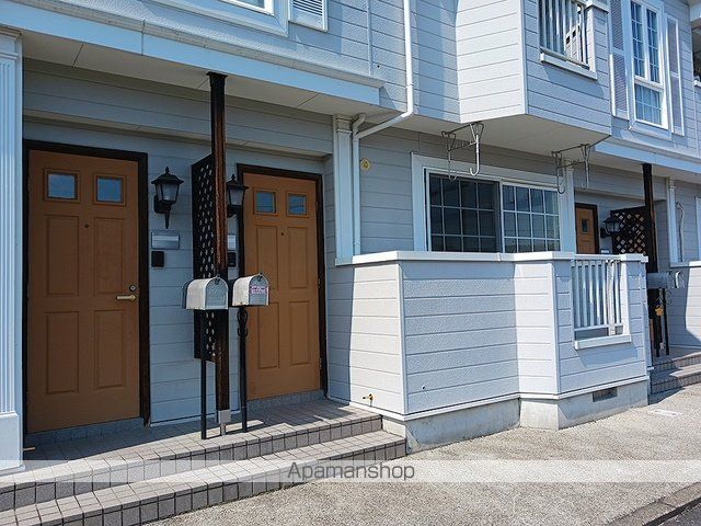 ソレアード小田の玄関写真