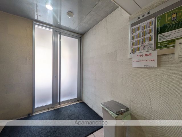 ファインブルーム学園前の玄関写真