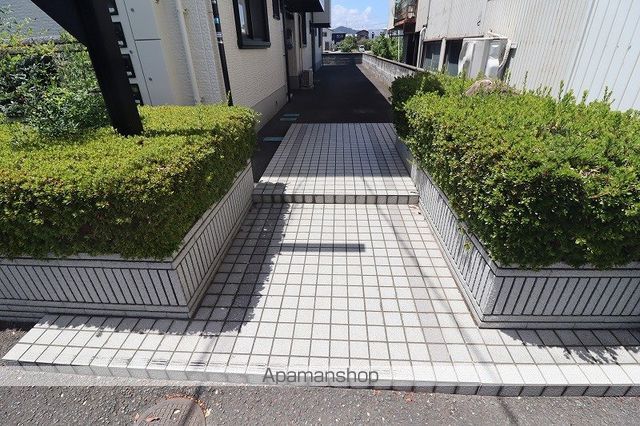 メゾネットクレール A棟の玄関写真