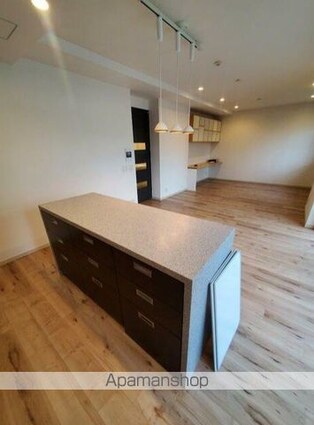 東京都渋谷区千駄ヶ谷１丁目[2LDK/74.32m2]の内装1