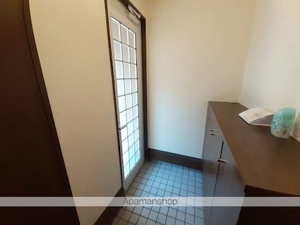 ファミール石芝ＡＢＣ[3LDK/77.76m2]の玄関