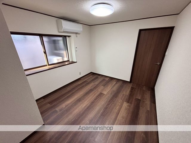 上越新幹線 新潟駅 徒歩9分 2階建 築45年の内装写真