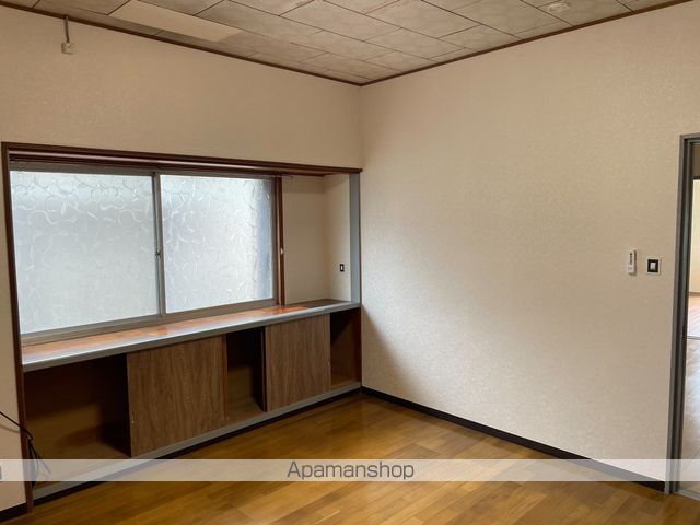 奥若山一戸建貸家の内装写真