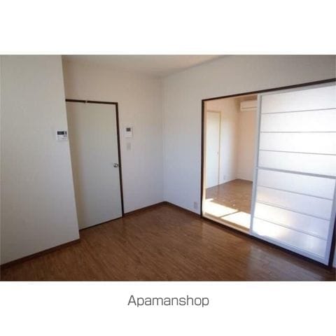 ビレッジサングランデE棟の内装写真