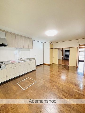 静岡市葵区 2階建 築39年の内装写真