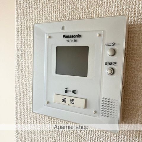 ロイヤルコート越坊A棟の内装写真