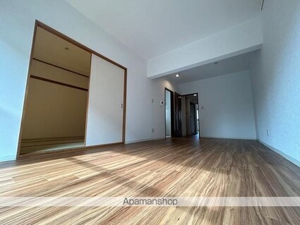 フィール天神町３号館[2LDK/59.04m2]の玄関