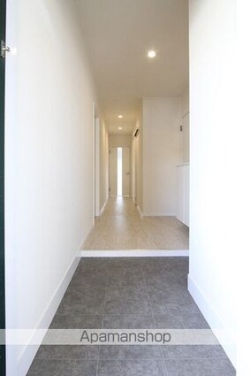 グランシャトレ道後[3LDK/81.9m2]の玄関