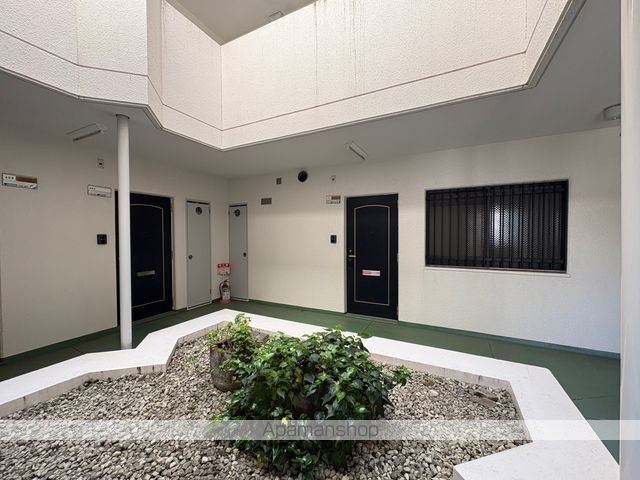 デュオ丸の内の玄関写真