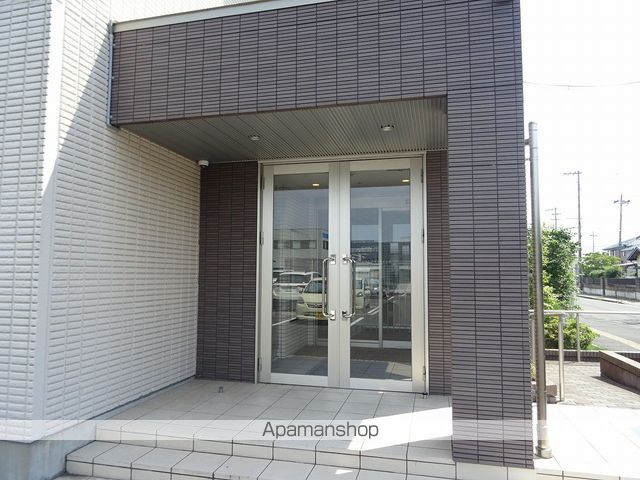 メルヴェイユ荒井の玄関写真