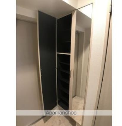 フォーチュンドゥミール[1K/28.57m2]の玄関