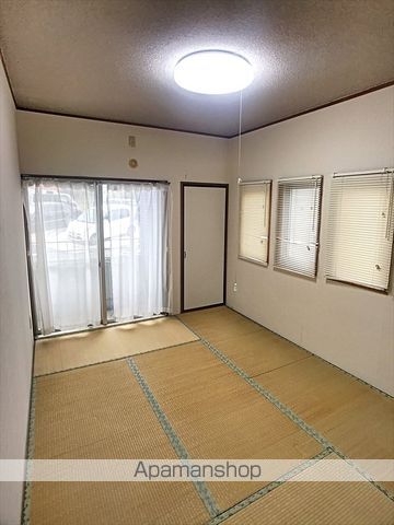 ロイヤル長草の内装写真
