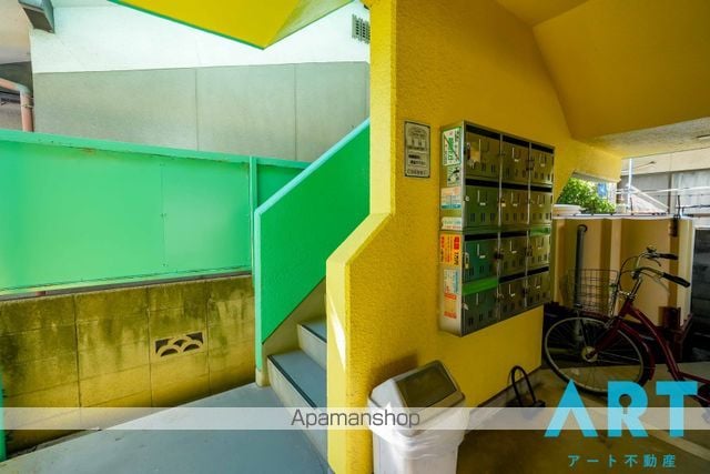 ハイツ居村の玄関写真