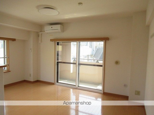 アーバン肴町の内装写真