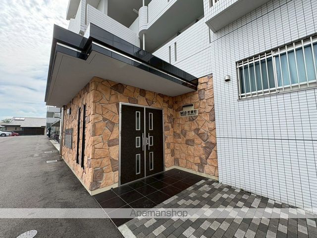 M10.若葉町の玄関写真